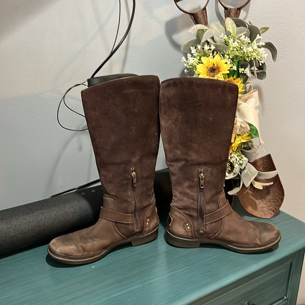 UGG Thomsen Tall Boots Brown Leather Suede - Picture 3 of 11